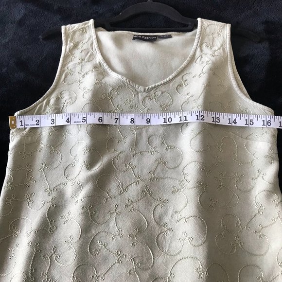 NDK FASHION Embroidered Sleeveless Top Celery Sz M - Picture 5 of 6
